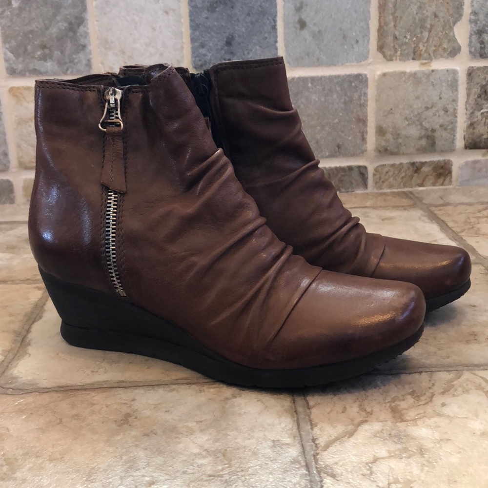 NIB Miz Mooz Mariette wedge booties size 39